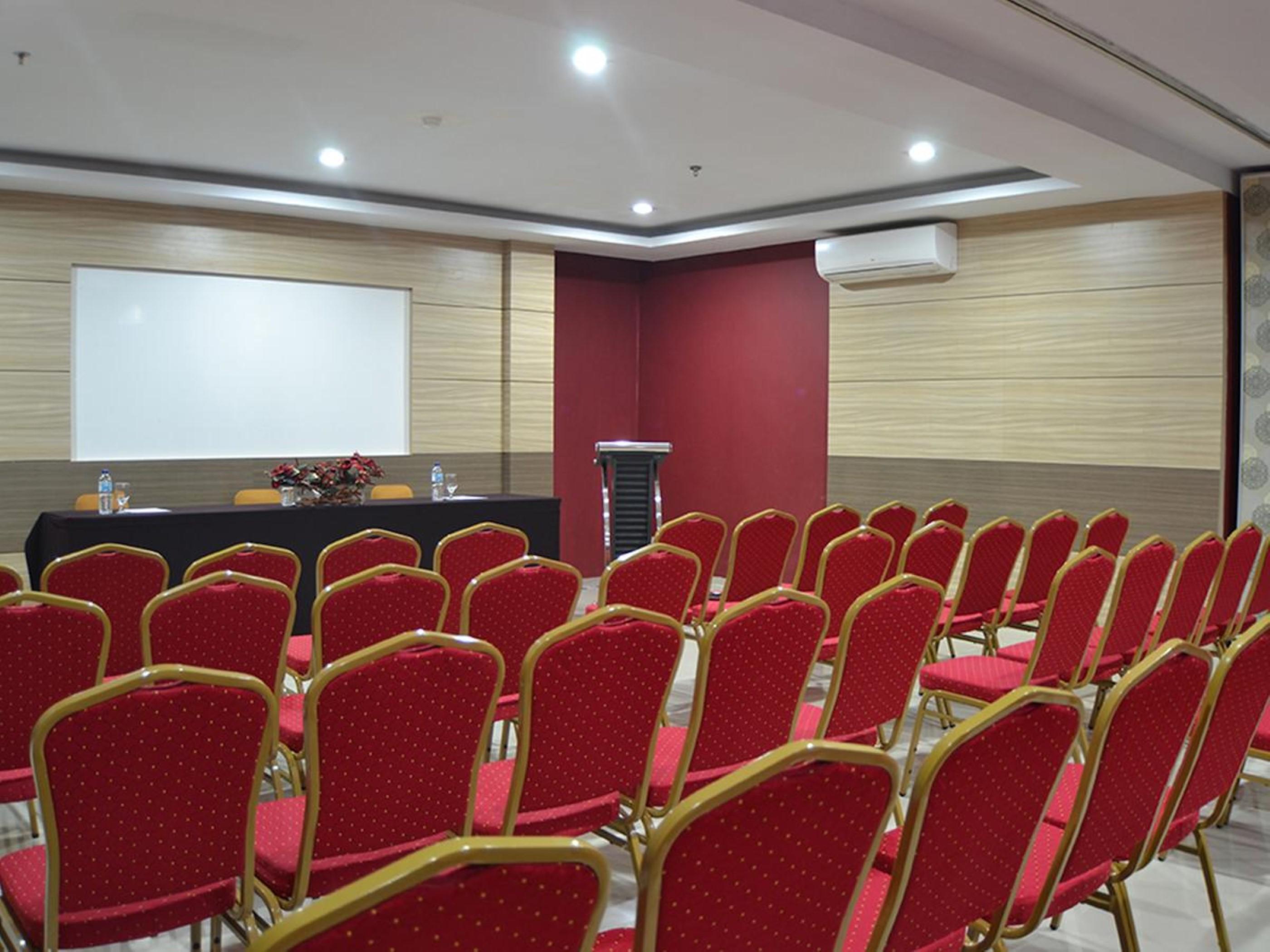The Cube Hotel Malioboro, Azana Hotels Collection Джокьякарта Экстерьер фото