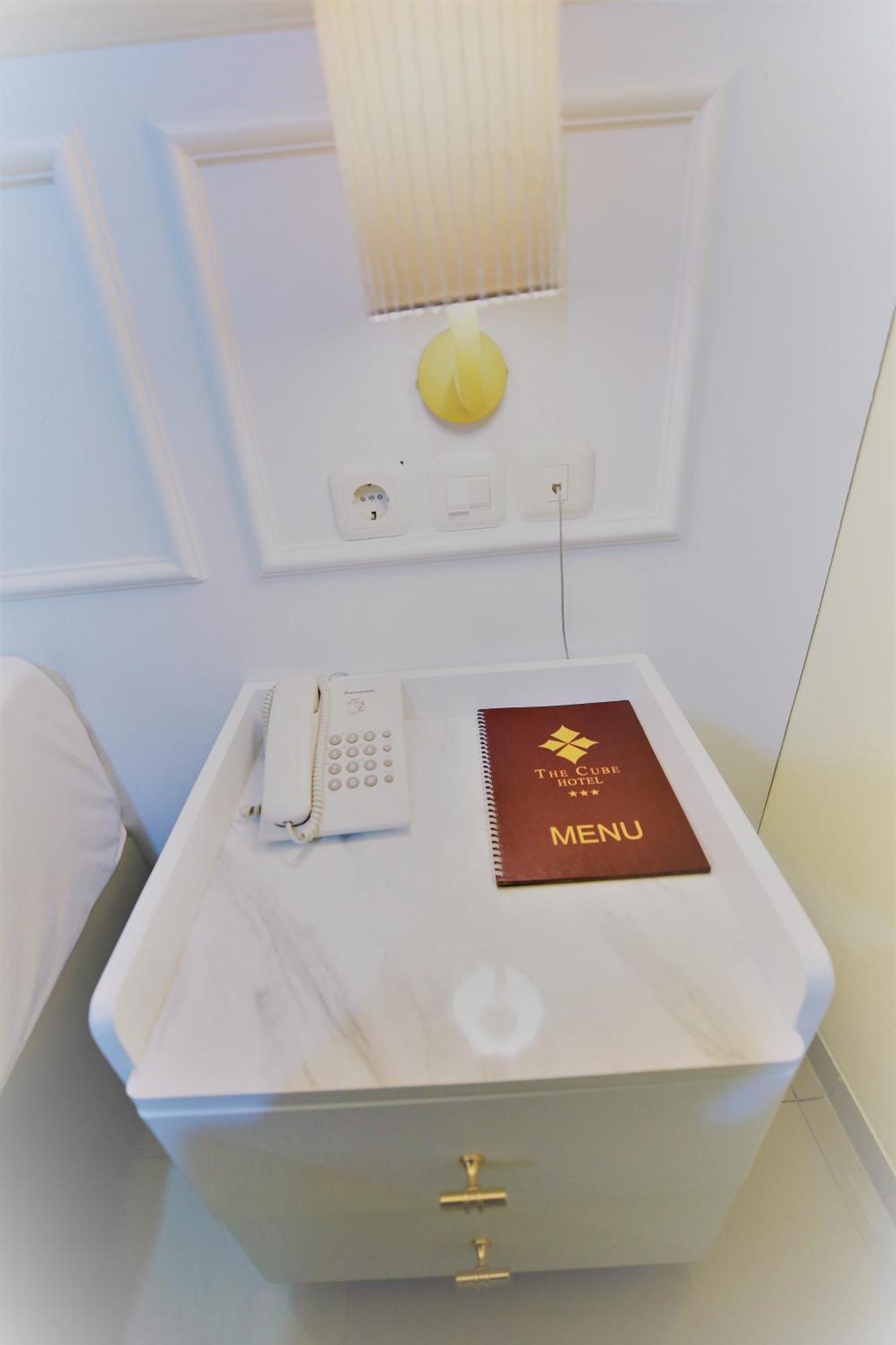 The Cube Hotel Malioboro, Azana Hotels Collection Джокьякарта Экстерьер фото
