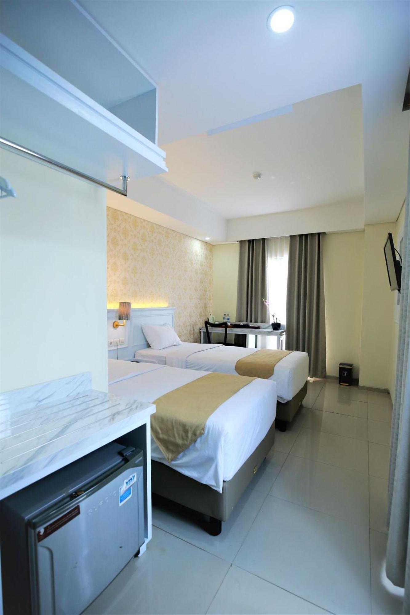 The Cube Hotel Malioboro, Azana Hotels Collection Джокьякарта Экстерьер фото