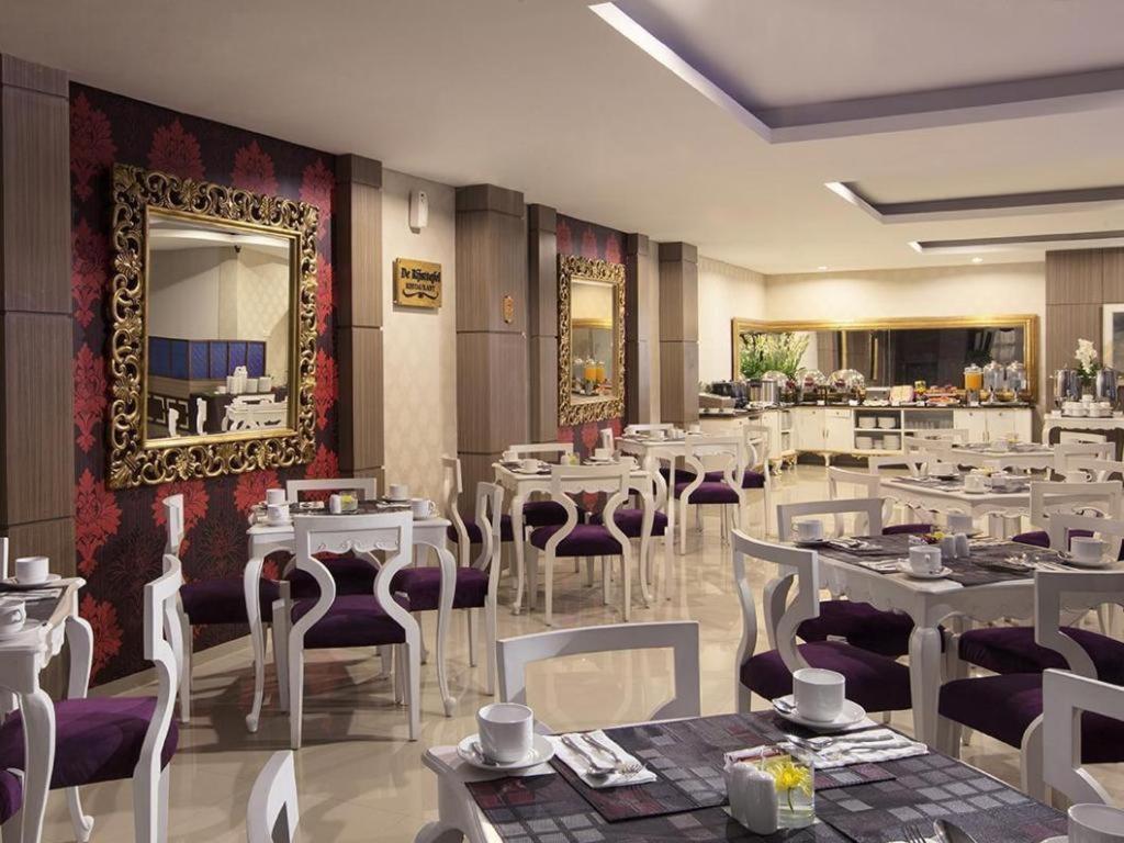 The Cube Hotel Malioboro, Azana Hotels Collection Джокьякарта Экстерьер фото