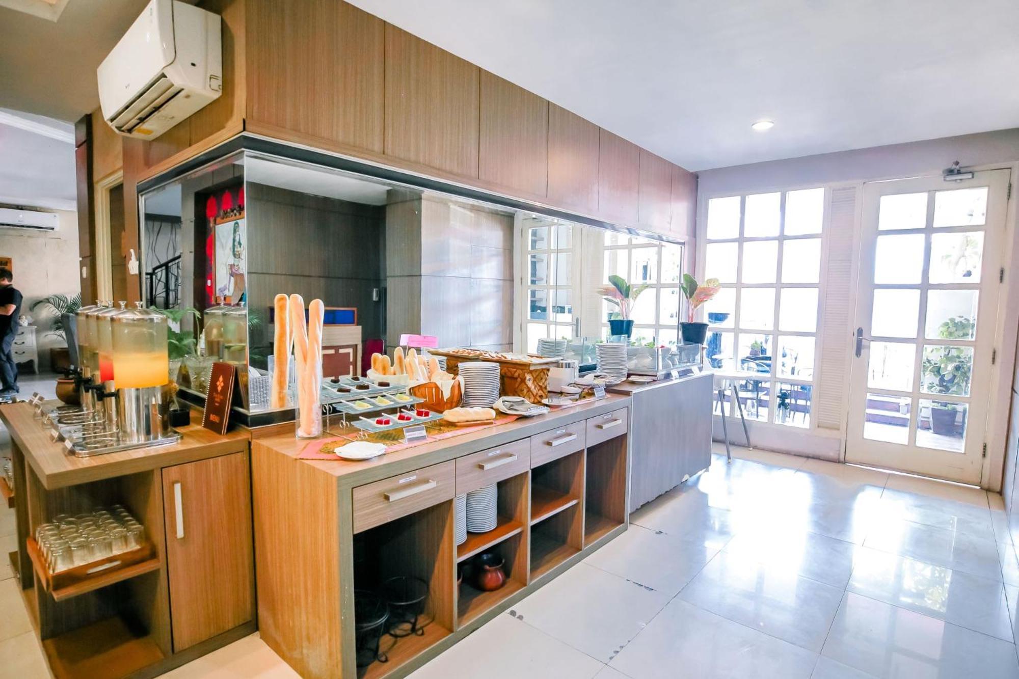 The Cube Hotel Malioboro, Azana Hotels Collection Джокьякарта Экстерьер фото